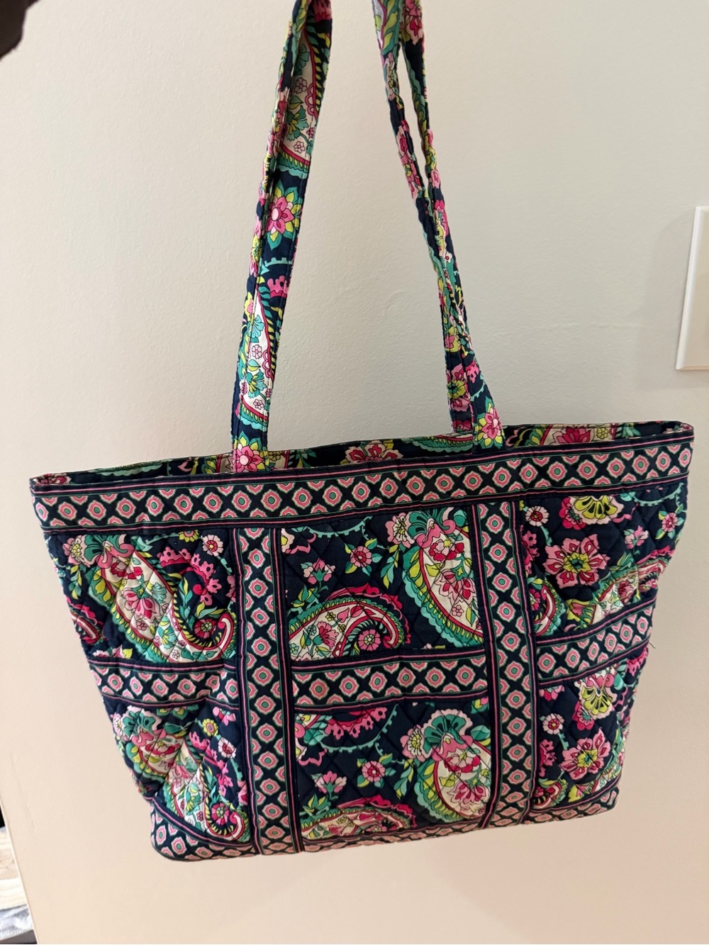 Vera Bradley Large Tic Tac Tote Bag Zip Closure in Petal Paisley